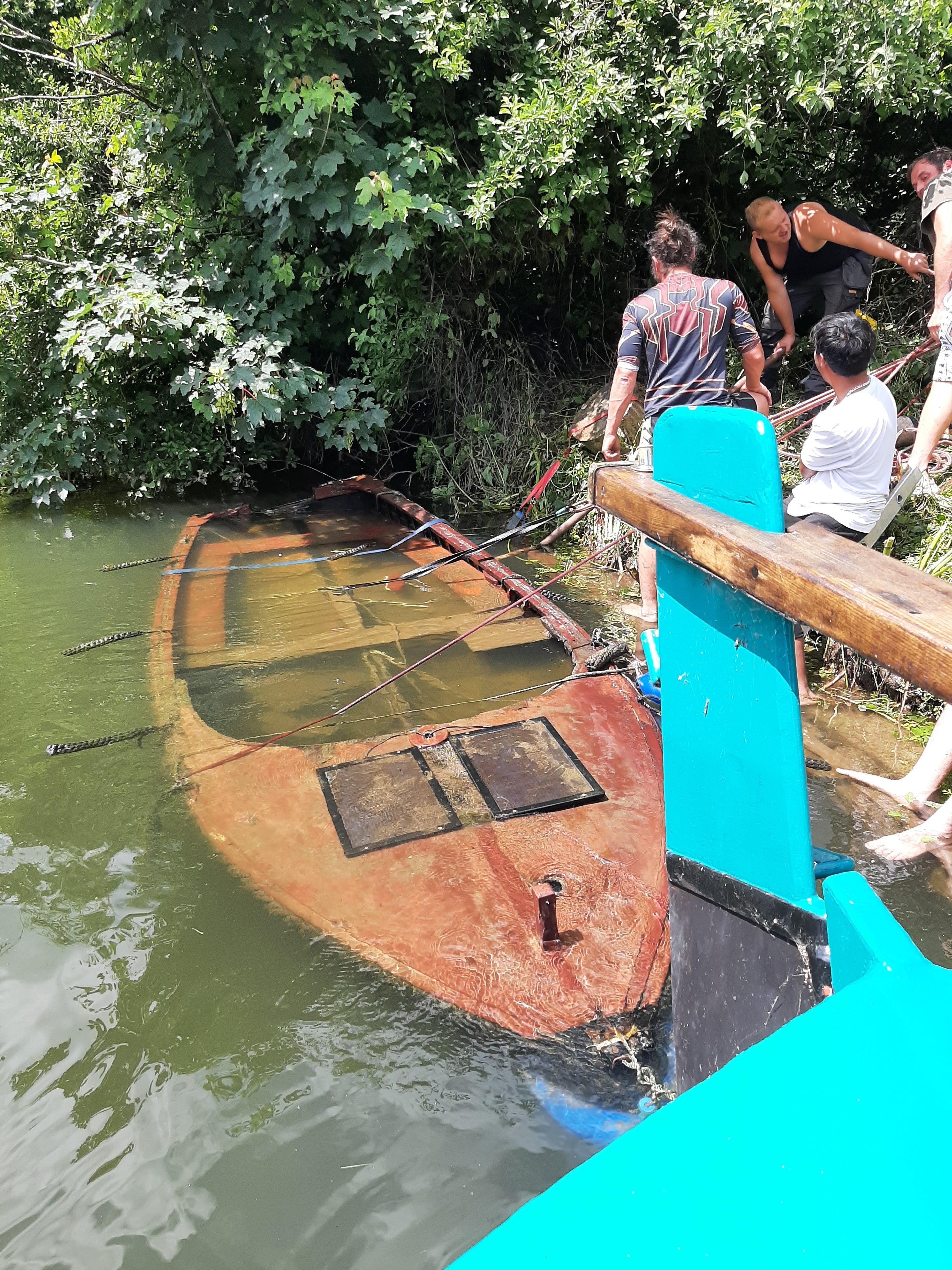 Catastrophe boat, before 2