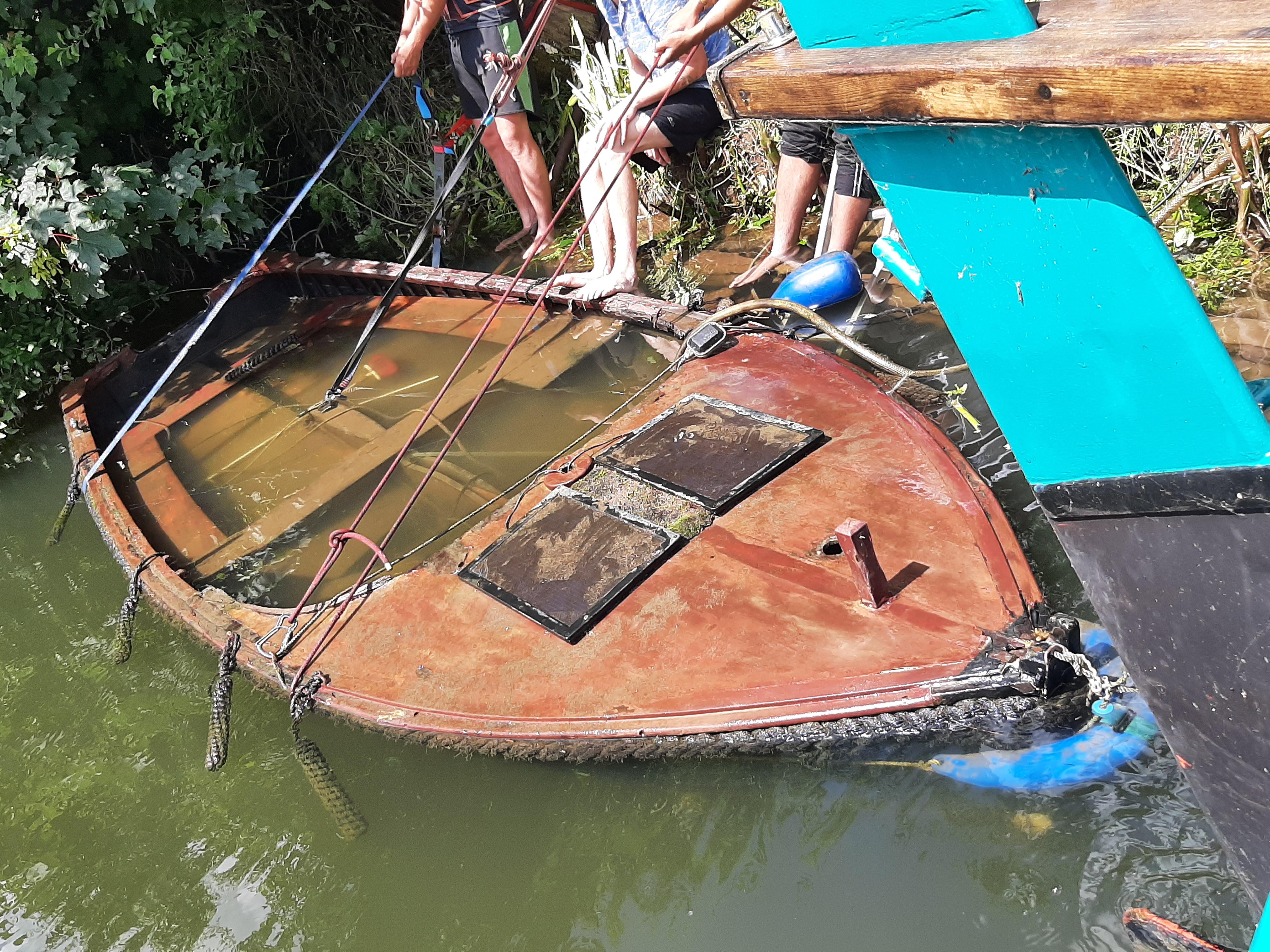 Catastrophe boat, before 3